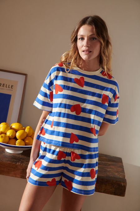 Pyjama en coton bio | marinière coeurs - bleu - We Are Jolies