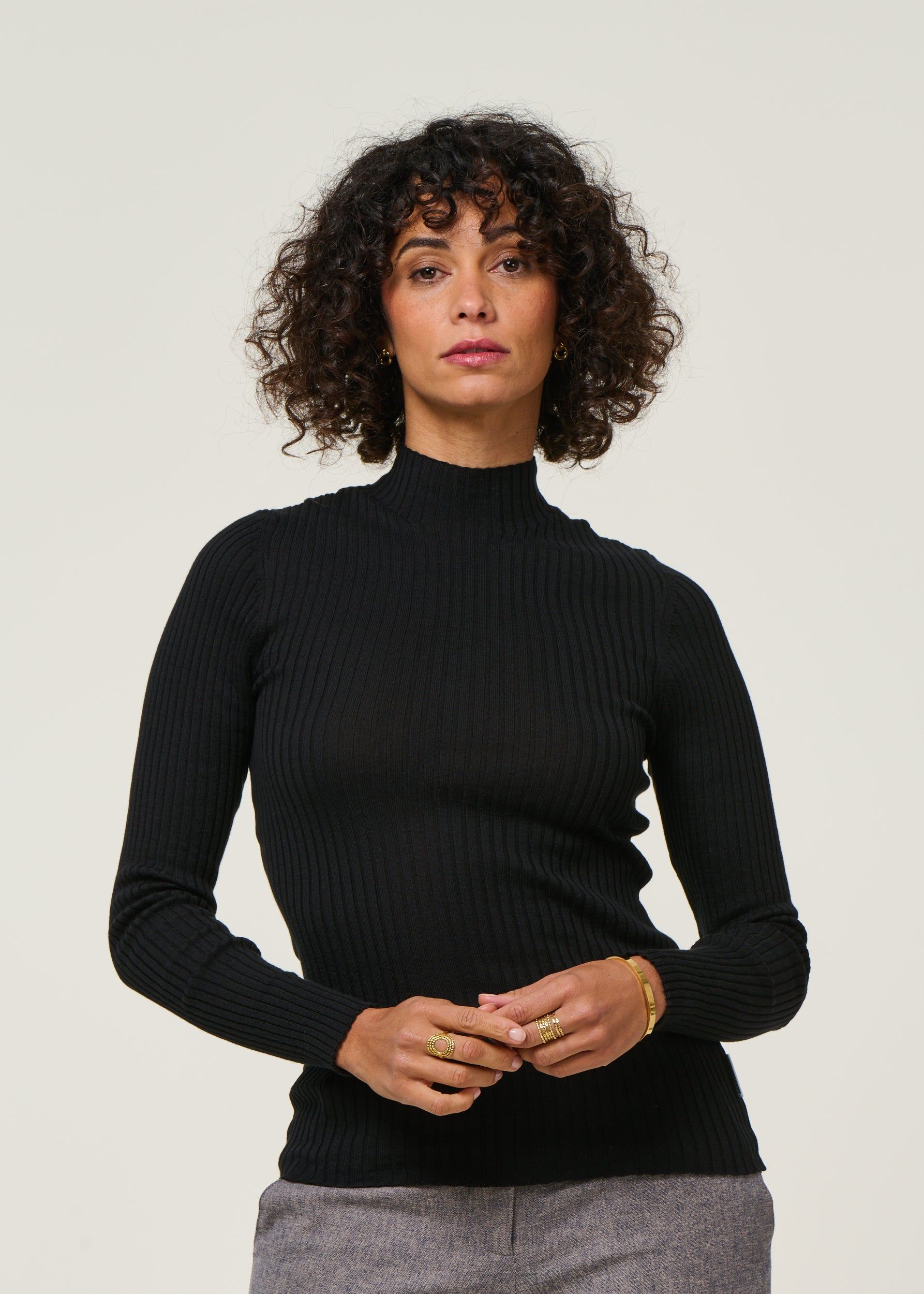 Sous-pull côtelé en coton bio | noir "alaania black", Armedangels, photo 5