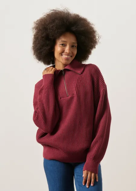 Pull camionneur en coton bio | bordeaux "Vanisé rib knit troyer - velvet red" - Armedangels