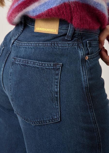 Jean ballon en coton bio | Baarly high waist barrel jean - fluid ink  - Armedangels
