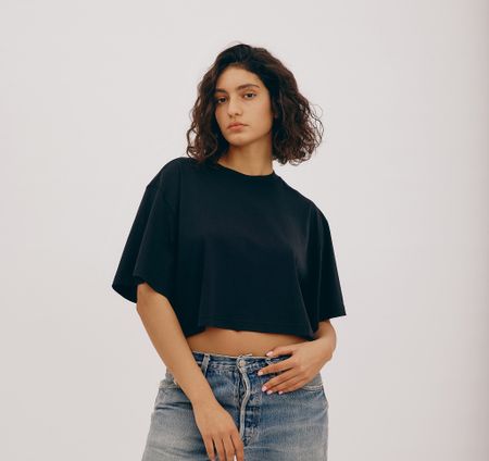 T-shirt court en coton bio | noir "true boxy crop tee black"