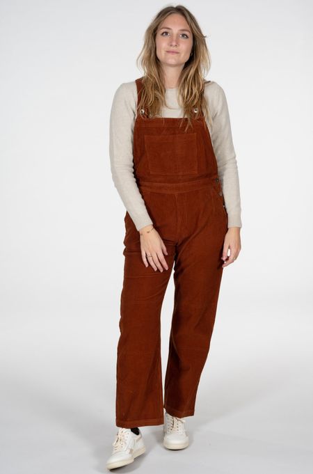 Salopette rouge en velours côtelé de coton bio - venus clay red