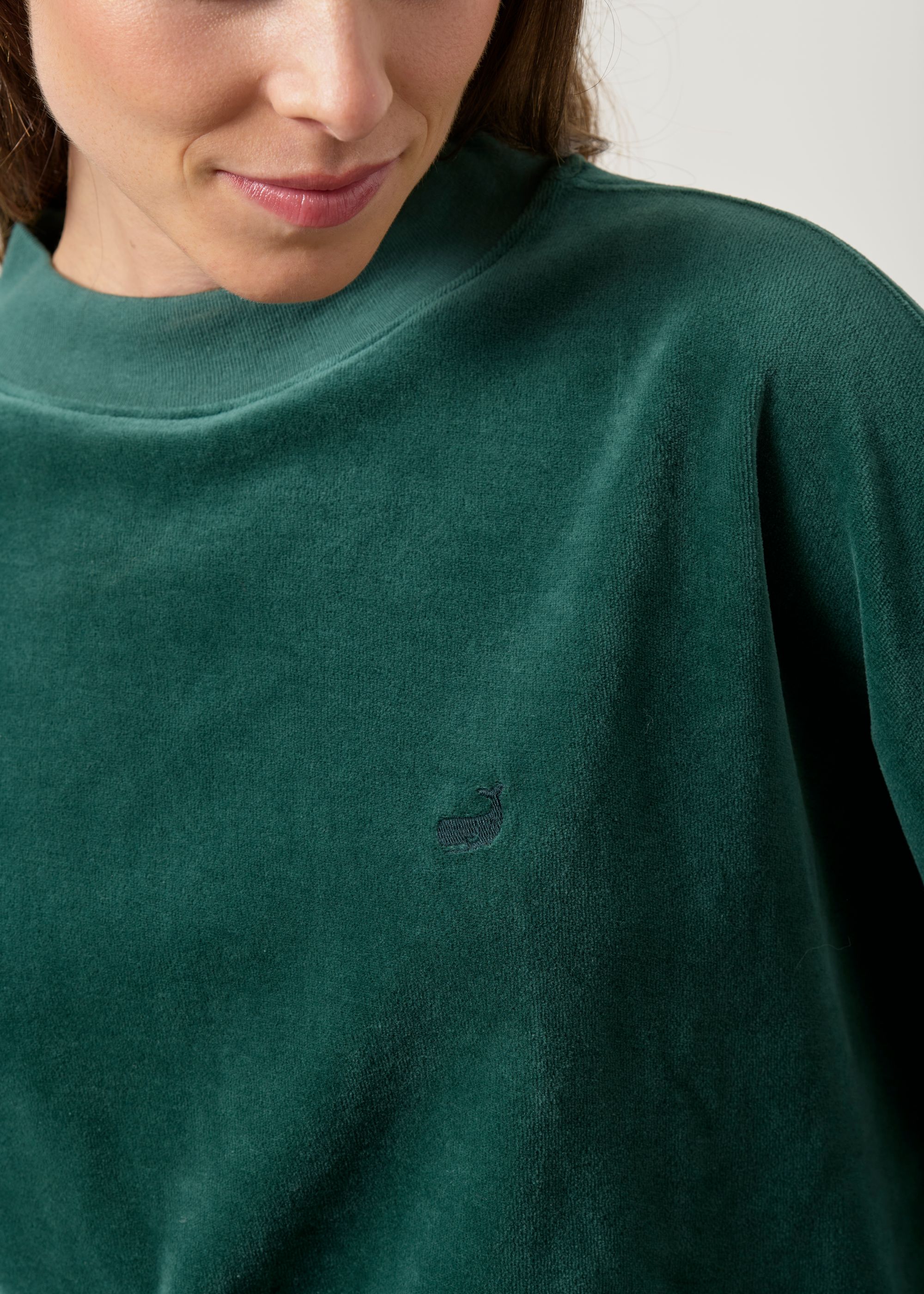 Samt-Sweatshirt aus Bio-Baumwolle | Dunkelgrün "Binz - dark-green", Twothirds, Foto 2
