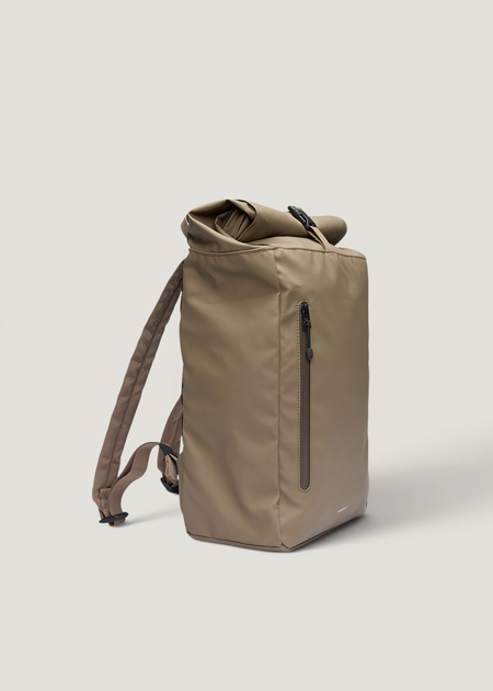 Sac à dos 20l en matière recyclée | beige "Stream rolltop backpack 14" - clay" - Sandqvist