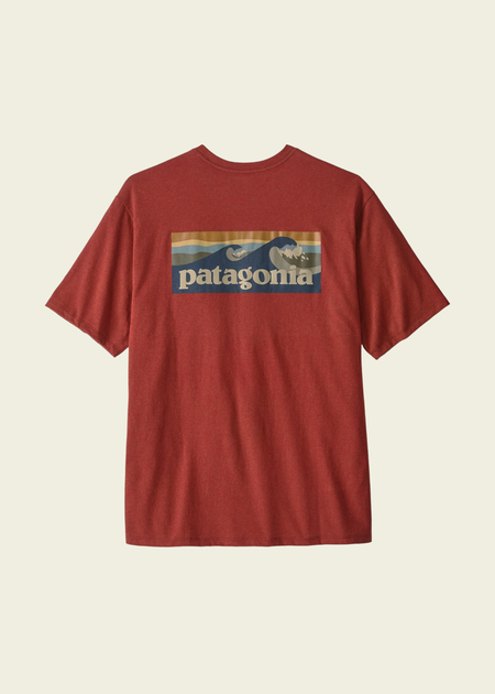 T-shirt en matières recyclées | rouge "M's boardshort logo pocket responsibilitee - rtre" - Patagonia