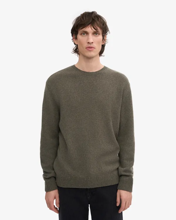 Pull en laine mérinos recyclée | kaki "dusty olive", Colorful Standard