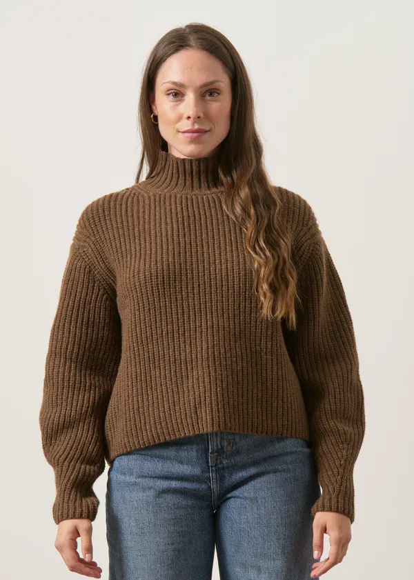 Pull col montant en côtes anglaises en laine mérinos certifiée | chocolat, WeDressFair