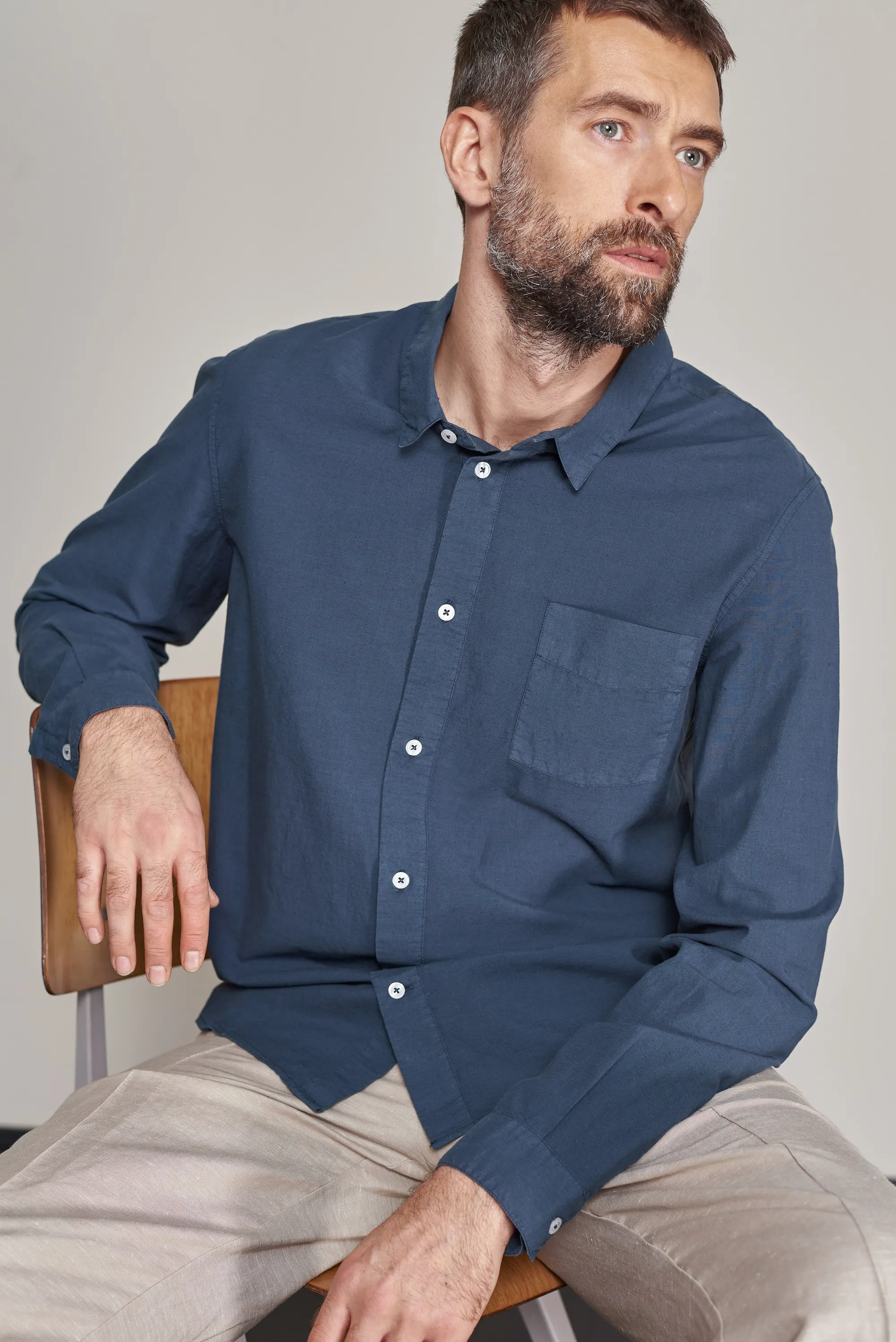 Chemise droite en coton bio, tencel et lin | marine "simon shirt - tencel linen cold navy", About Companions, photo 3