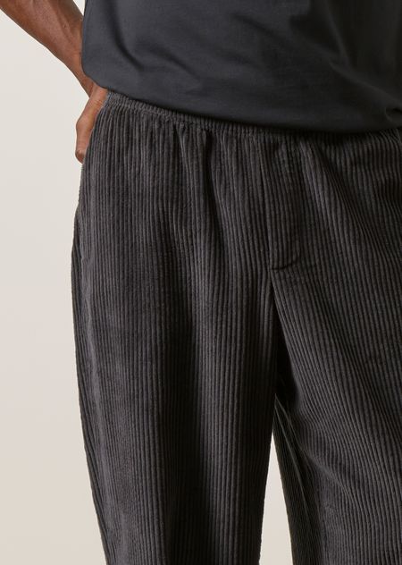 Pantalon ample velours en coton bio | gris "Cord wide pant - washed anthracite", Rotholz, photo 2