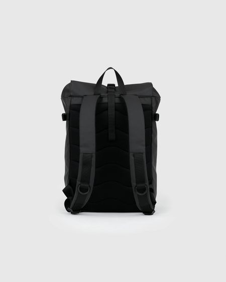 Sac à dos 20l en matière recyclée | noir "stream slim rolltop m - black" - Sandqvist