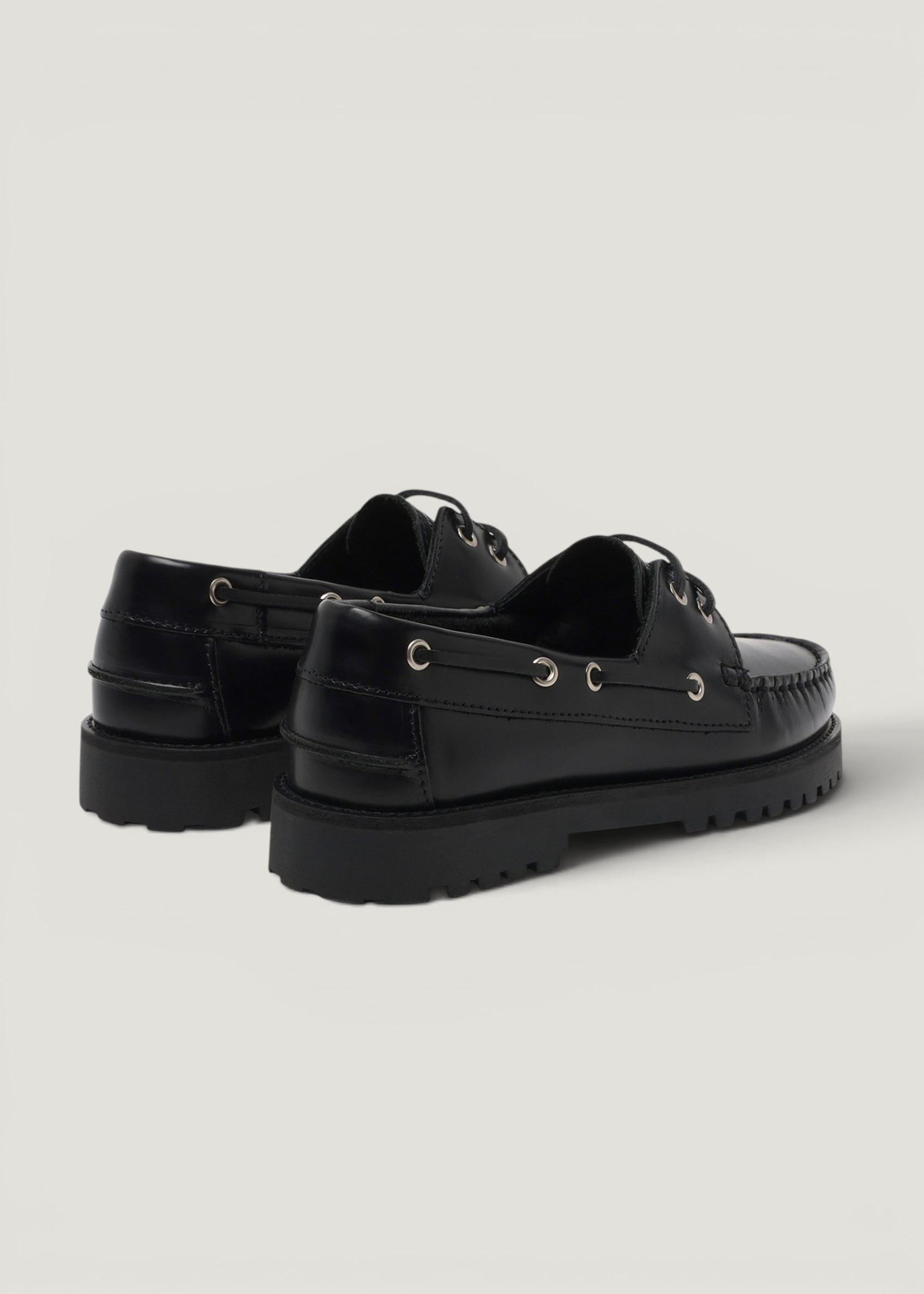 Chaussures bateau en cuir certifié | noir "ollie boat shoe - black polido leather", Garment Project, photo 2
