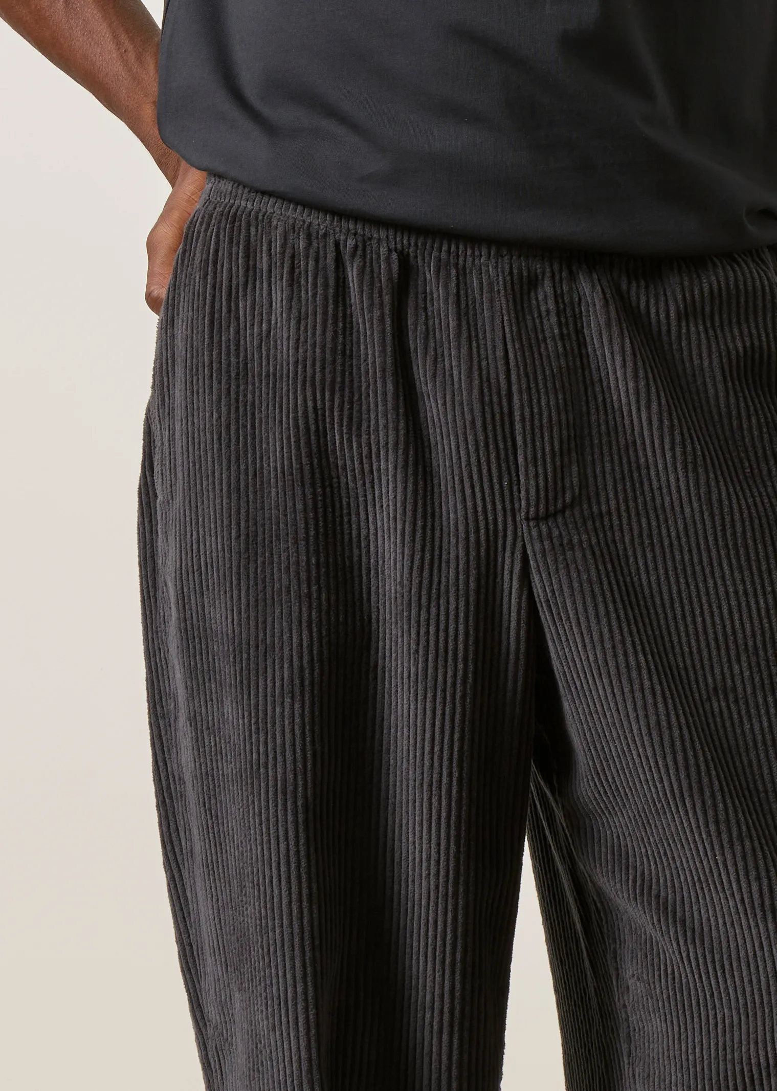 Pantalon ample velours en coton bio | gris "Cord wide pant - washed anthracite", Rotholz, photo 2