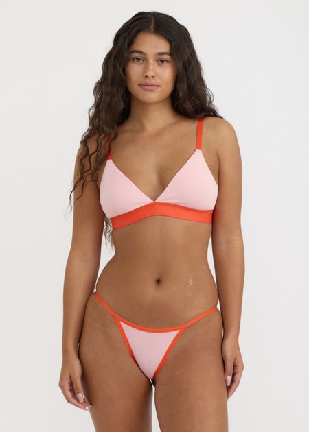 Soutien-gorge en coton biologique | rose "core play triangle bralette - marshmellow pink / vibrant red"