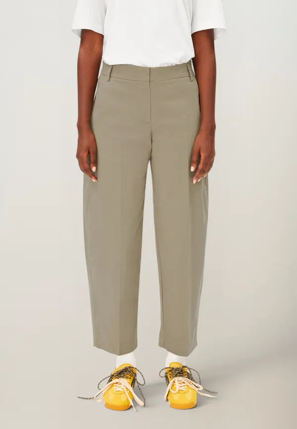Pantalon ballon en coton bio | vert "Barrel leg twill pant", Armedangels