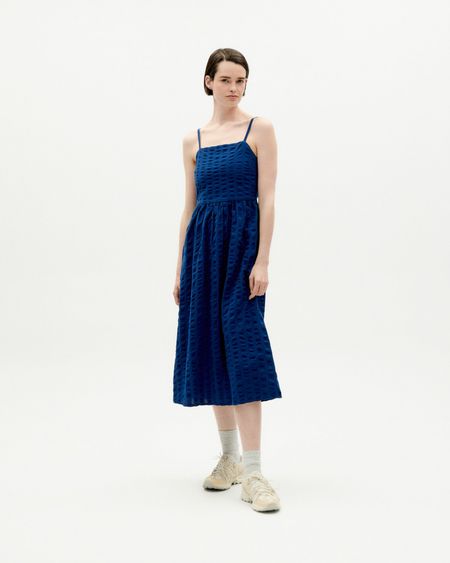 Robe midi à bretelles en coton bio | bleu "navy big seersucker paola dress"
