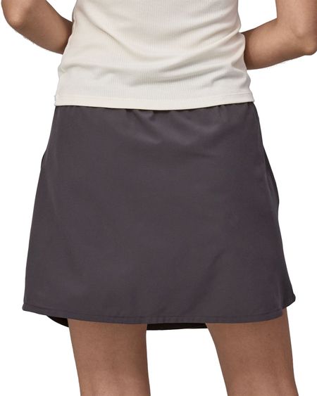 Jupe-shirt en polyester recyclé | noir "w's fleetwith skort - black" - Patagonia