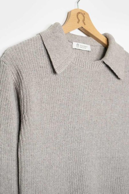 Pullover mit Hemdkragen aus recycelter Baumwolle | Grau "maglia olivia grigio ghiaccio", Rifò, Foto 6