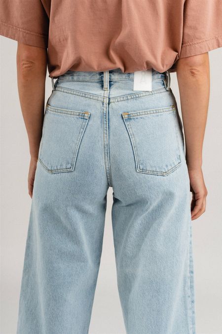 Jean 7/8 droit bleu clair en coton bio - aanike powder indigo, Armedangels, photo 4