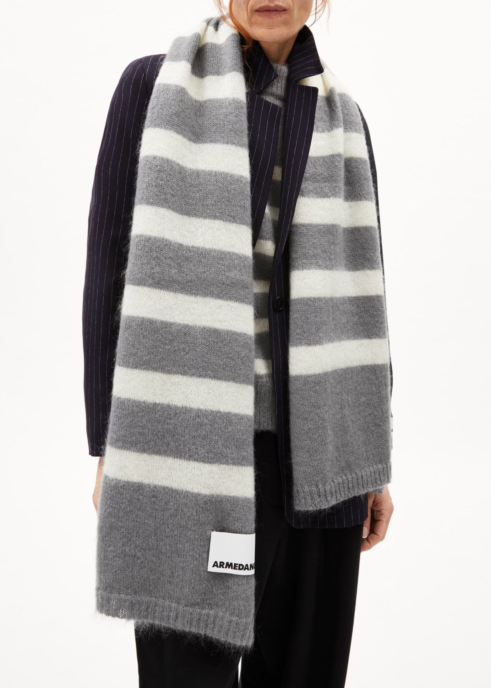Schal aus Bio- und recycelter Wolle | Grau "yukinaa stripes - iron cast-oatmilk", Armedangels, Foto 2