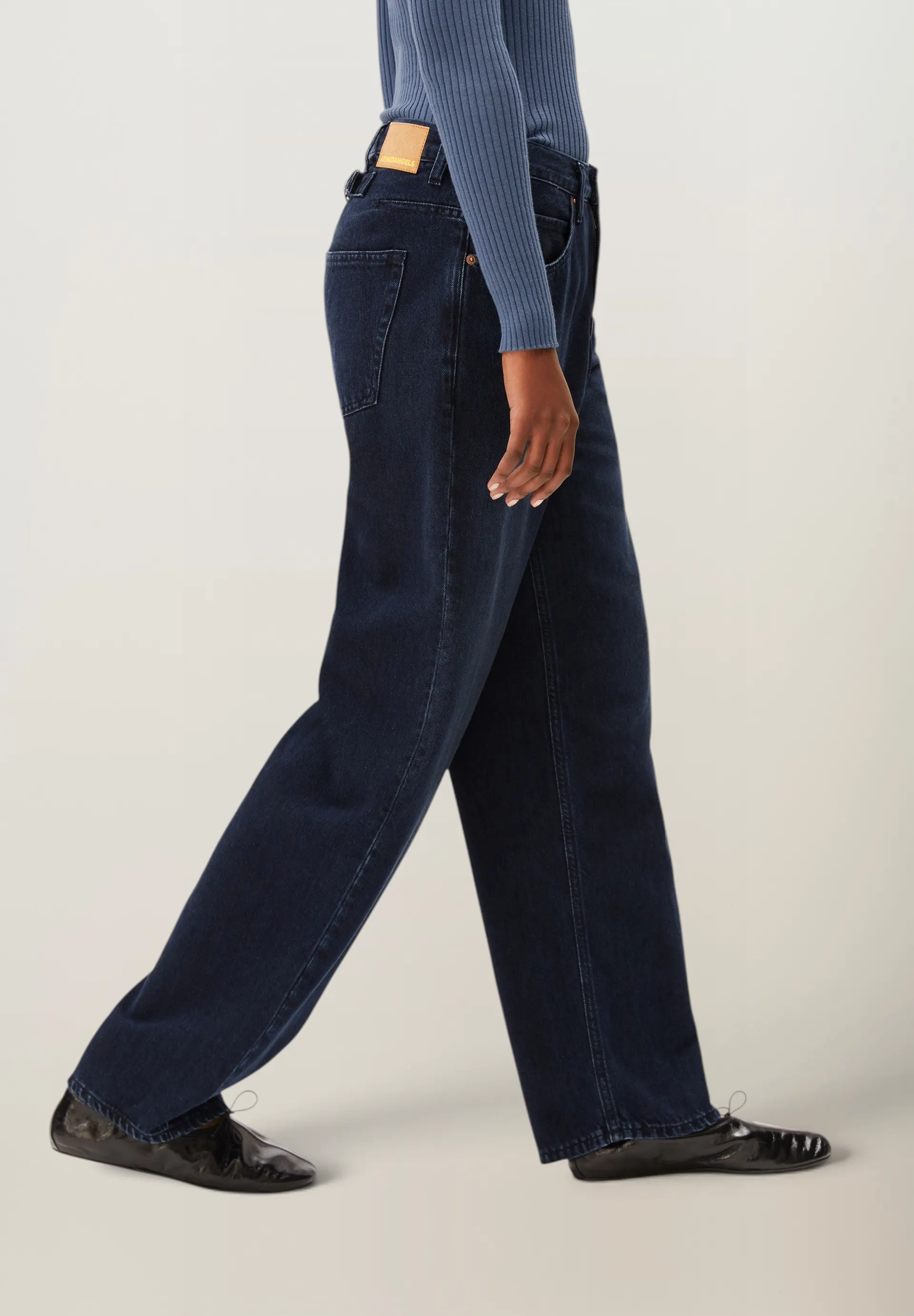 Jean baggy taille basse en coton recyclé | bleu "Haayi low waist baggy jean - fluid ink", Armedangels, photo 4