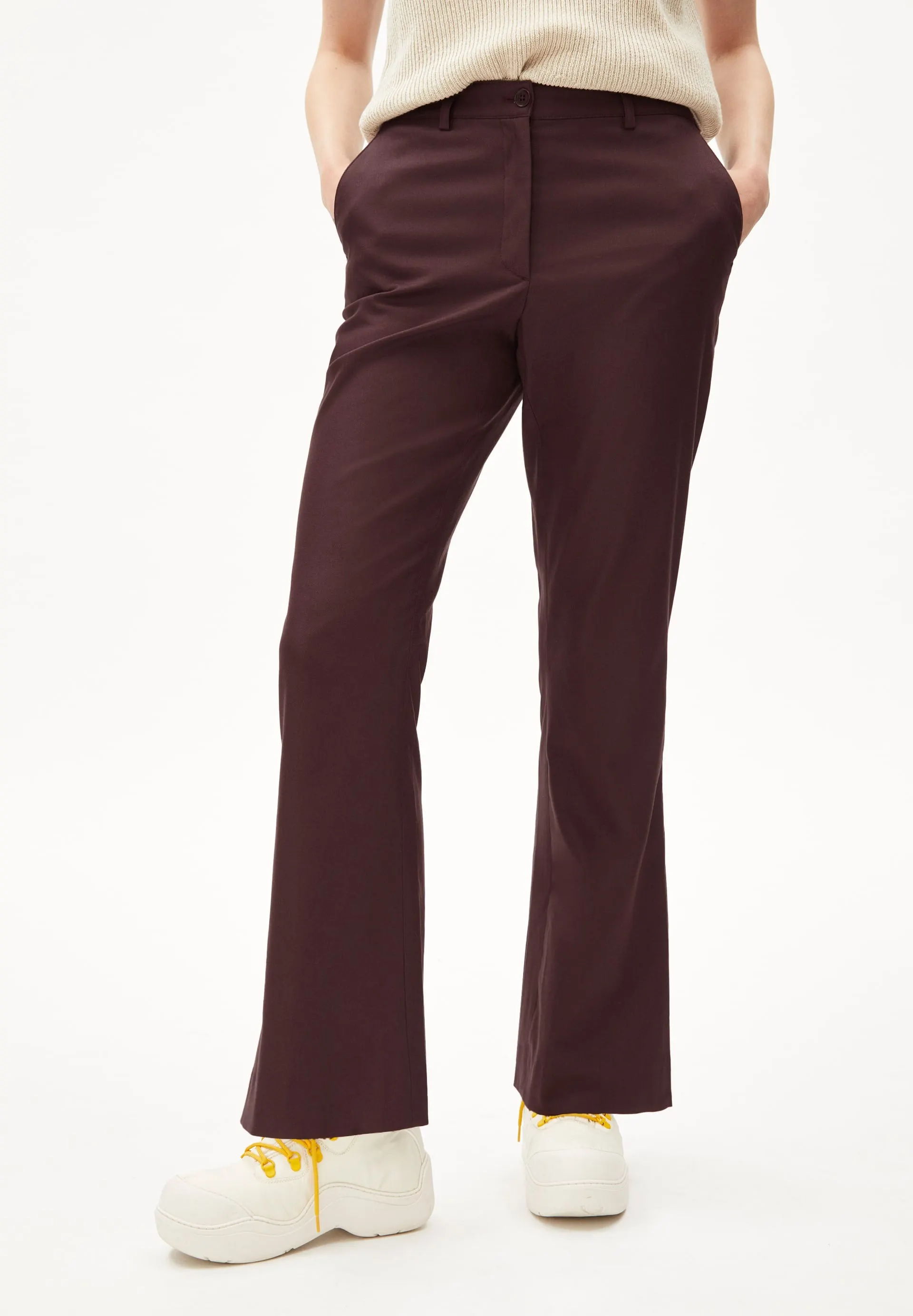 Pantalon flare prune en coton bio et ecovero - tatnaa fudge, Armedangels, photo 1