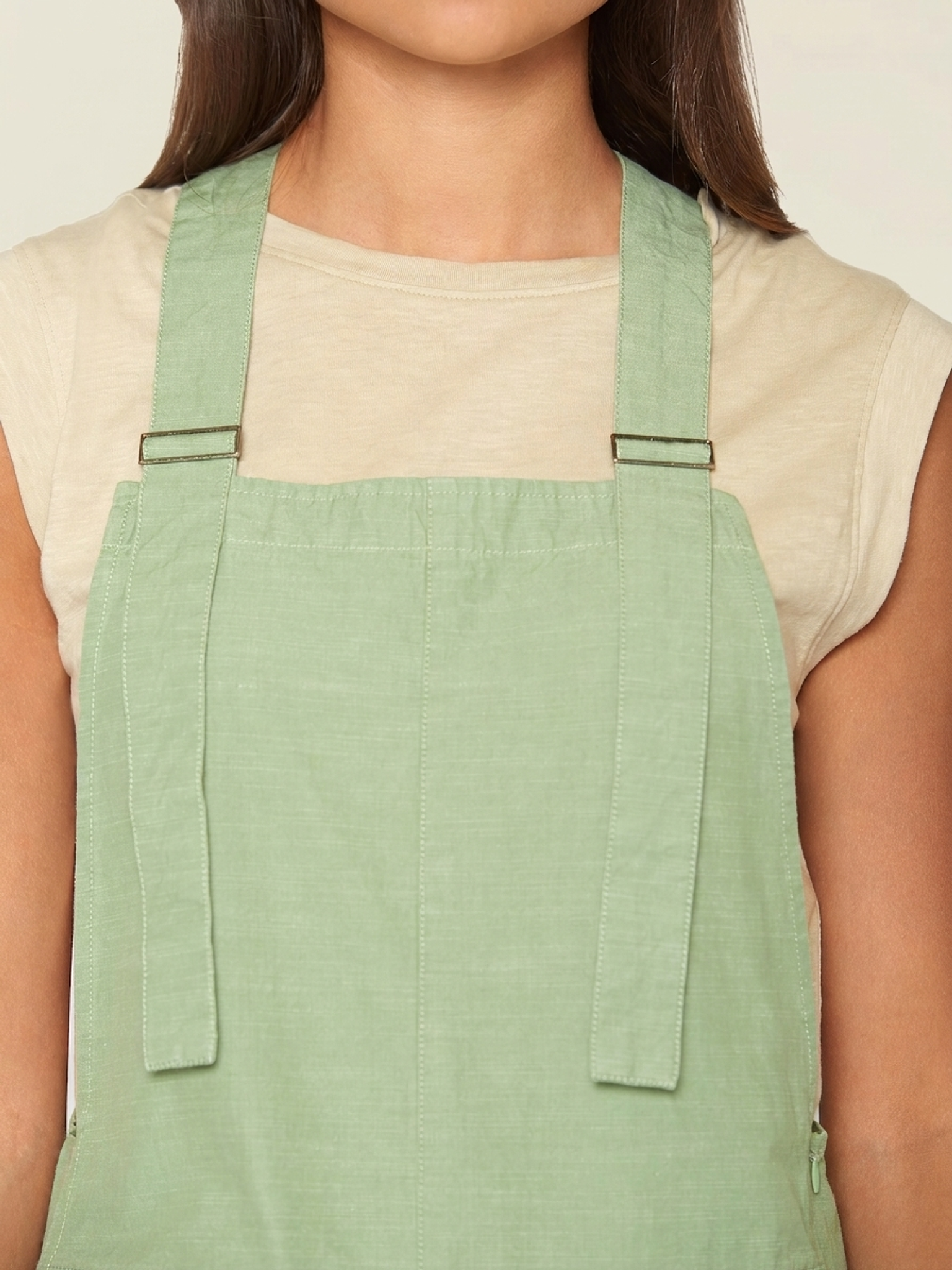Latzhose aus Bio-Baumwolle | Grün "gale straight slub yarn jumpsuit shale green", Knowledge Cotton Apparel, Foto 4