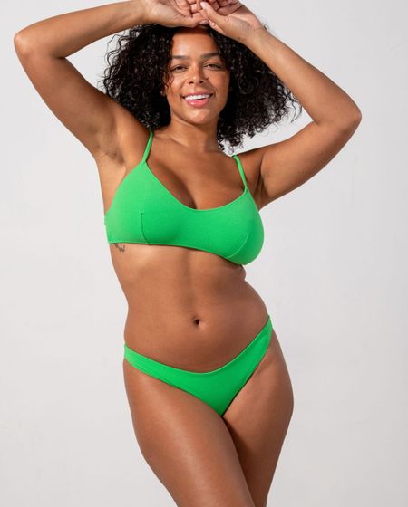 Bas de maillot en matières recyclées | vert "bikini briefs - kelly green", Understatement, photo 3