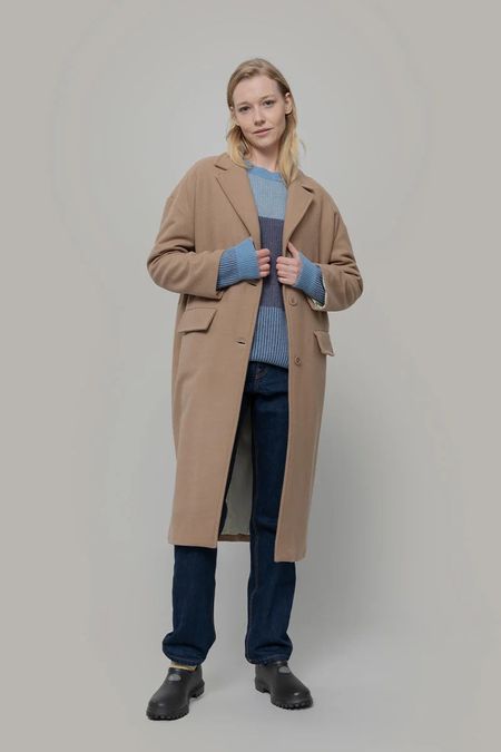Langer Mantel aus recycelter Wolle | Beige "cappotto lana mara beige cammello", Rifò, Foto 1