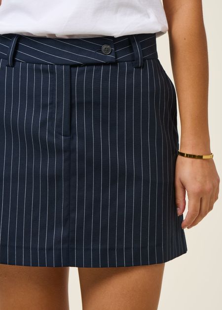 Jupe en coton bio | rayé marine "pinstripe mini skirt - night sky-white" - Armedangels