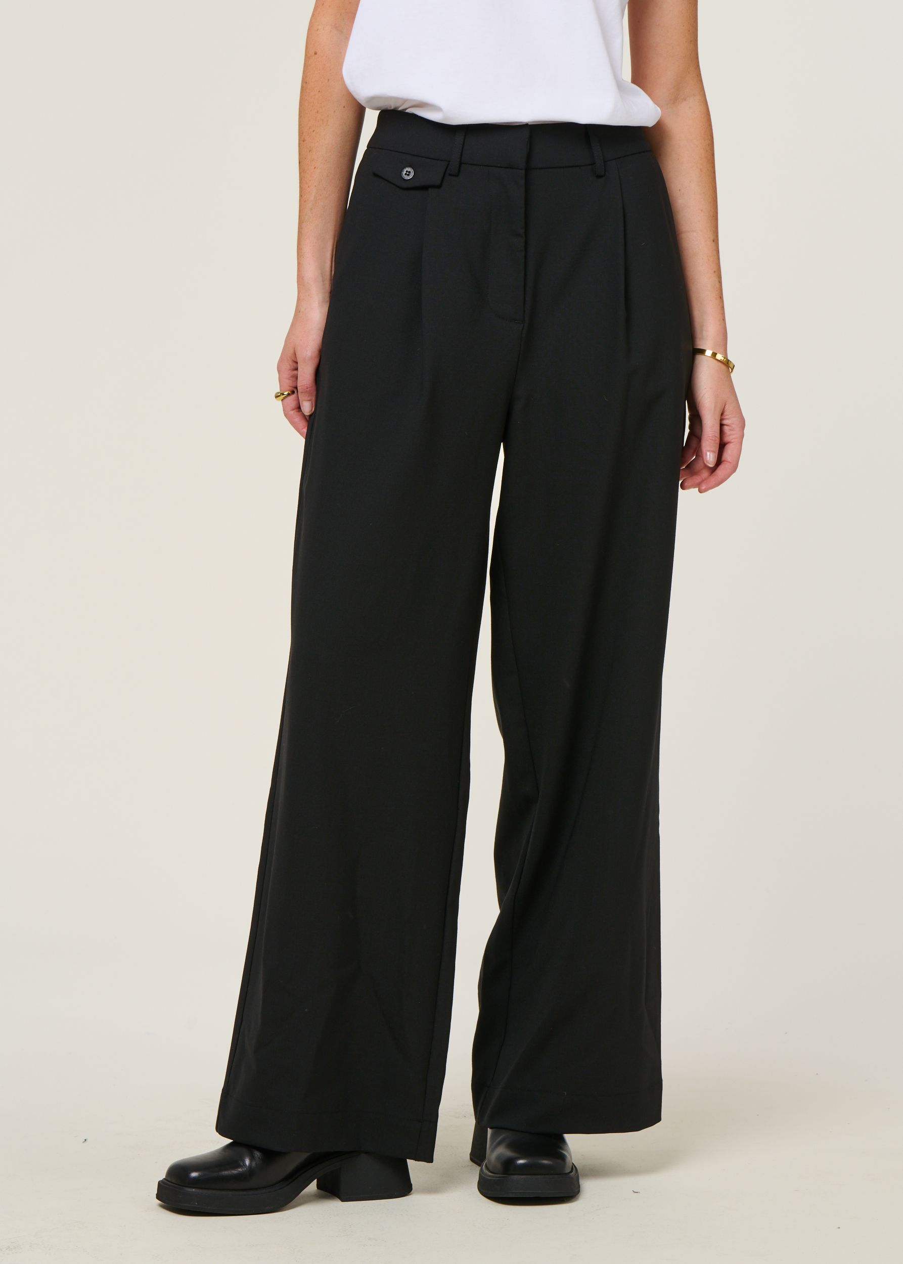 Pantalon large à pinces en laine froide certifiée | noir "black pat pants", Thinking Mu, photo 1