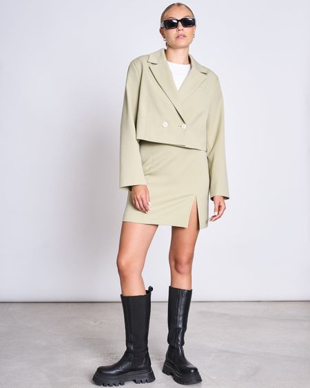 Kurzer Blazer aus recyceltem Material | Grün "tulia pistachio", Jan'n June, Foto 3