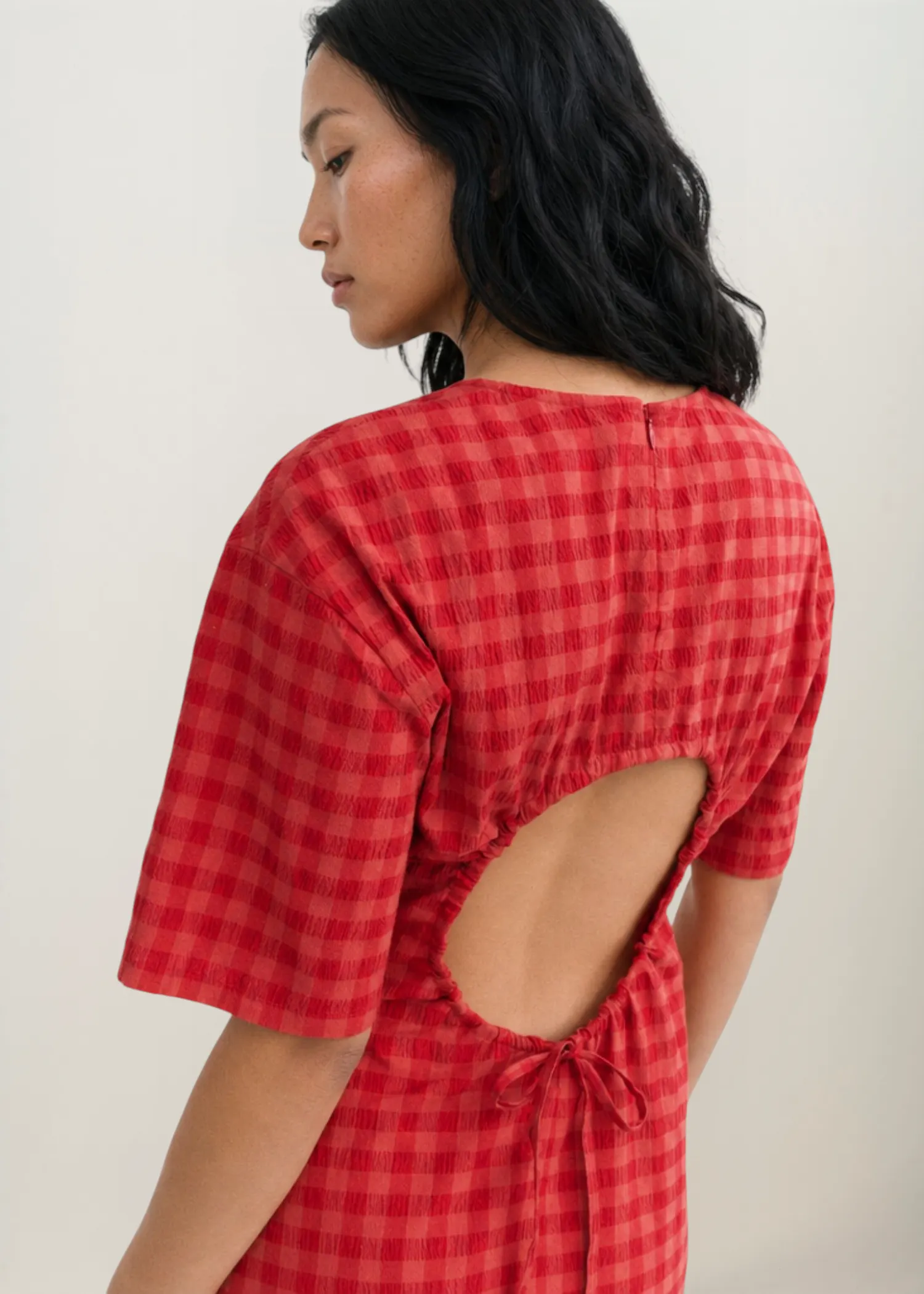 Robe longue seersucker en coton bio | rouge "red checks seersucker kina dress - red" , Thinking Mu, photo 2