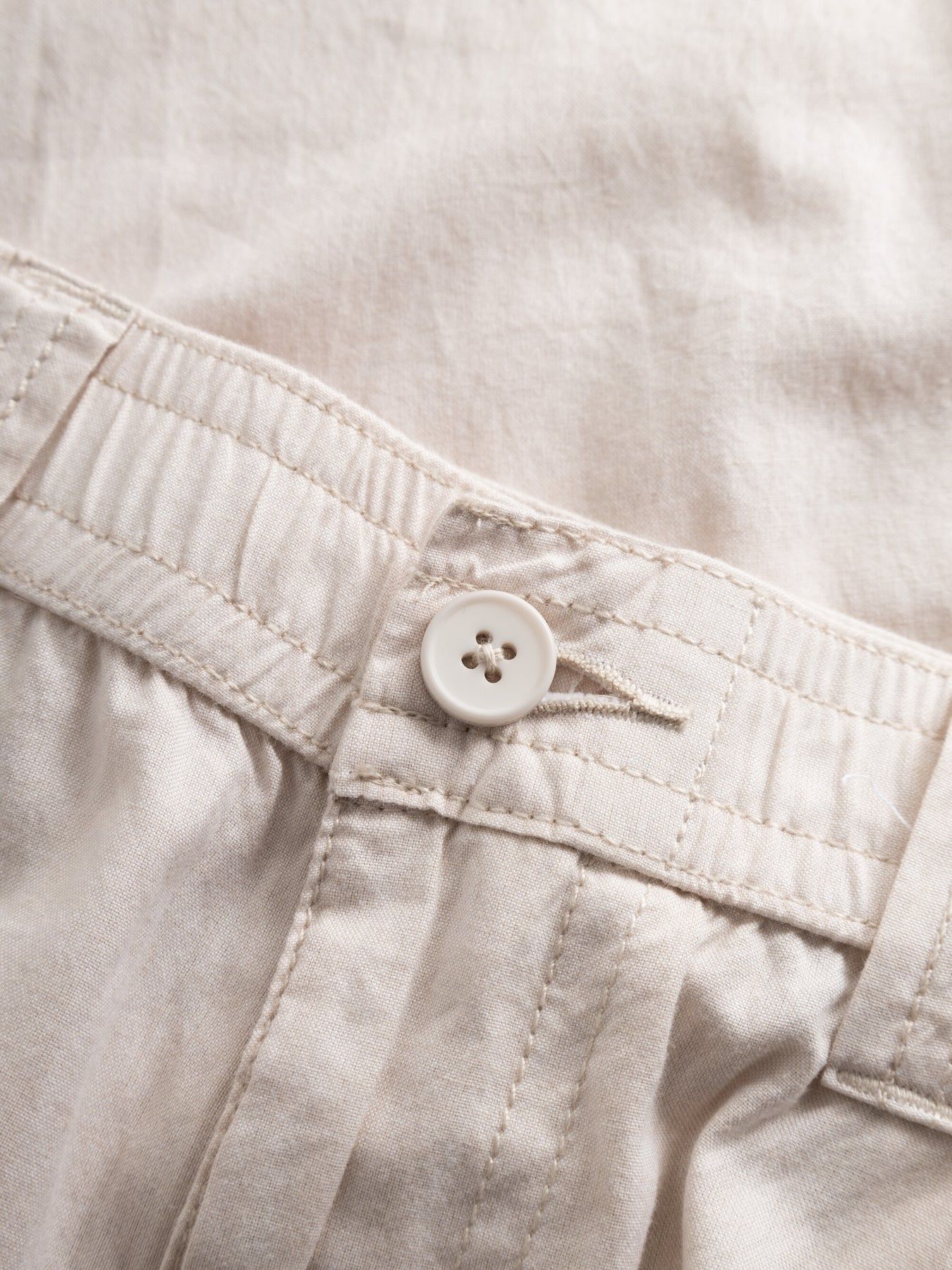 Pantalon léger beige en coton bio - loose slack pant light feather gray, Knowledge Cotton Apparel, photo 6