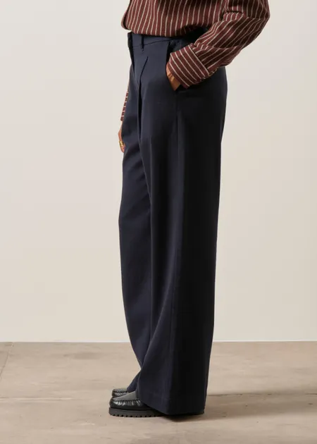 Pantalon ample à pince en coton bio | marine "Patricia", Thinking Mu, photo 5