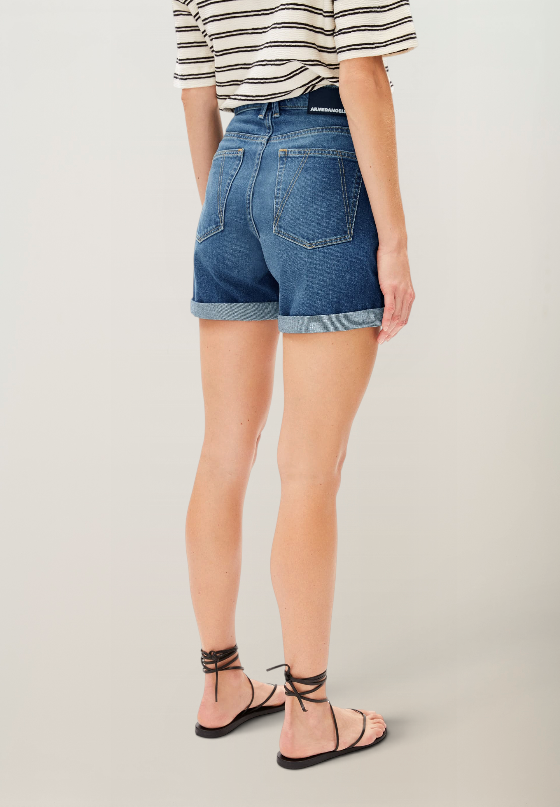 Jeansshorts aus recycelter Baumwolle | Verwaschenes Blau "sheaari wavy blue", Armedangels, Foto 3