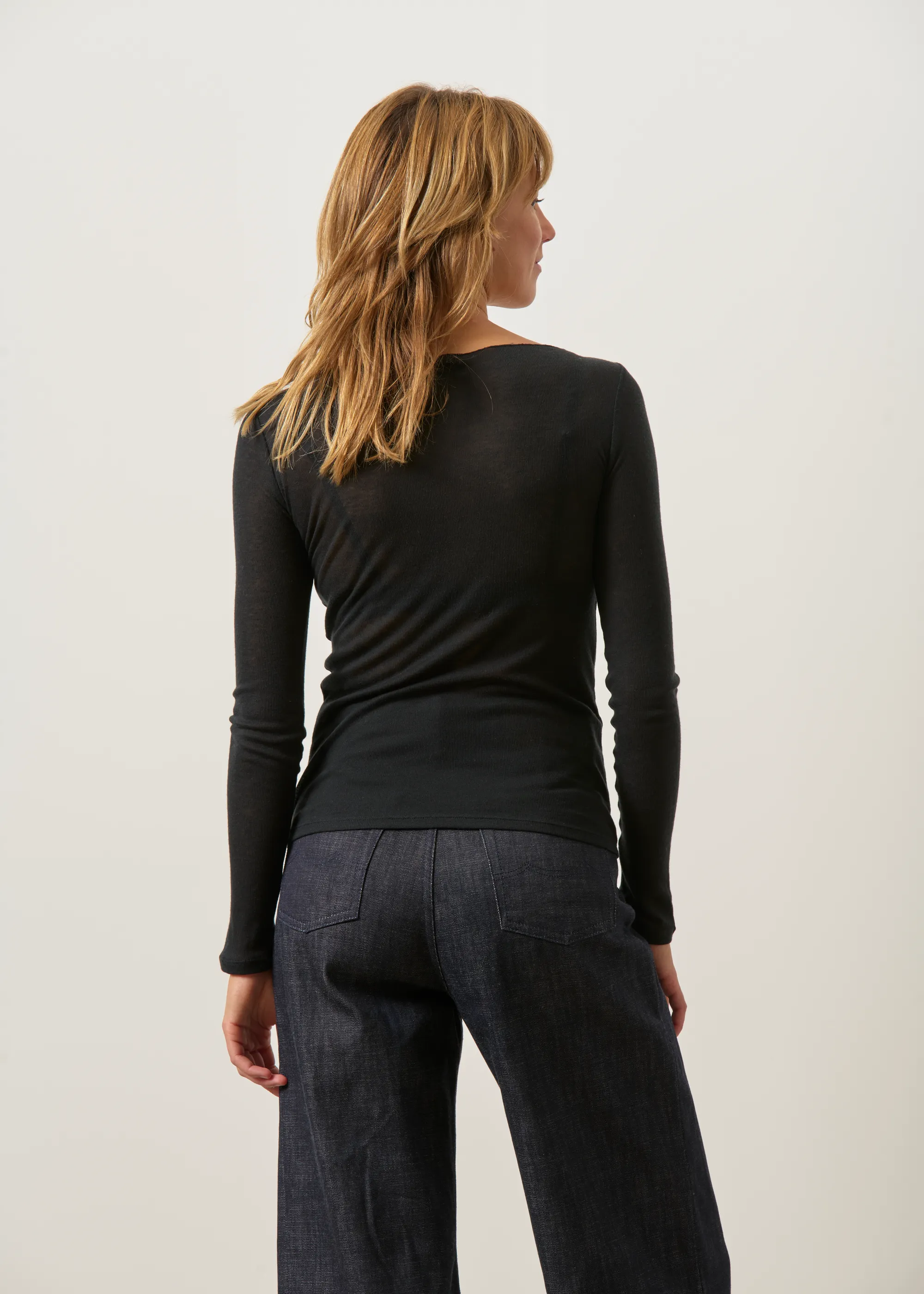 Tee-shirt seconde peau en tencel et laine mérinos  | noir "Milla", WeDressFair, photo 4