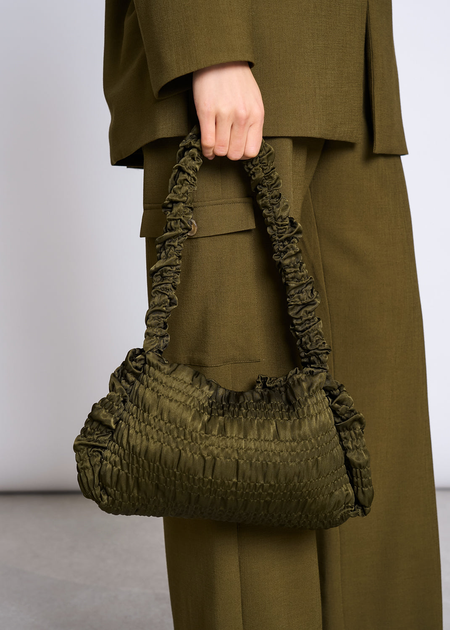 Handtasche aus ECOVERO | grün "Ruffled bag avi rosemary", Jan'n June, Foto 3