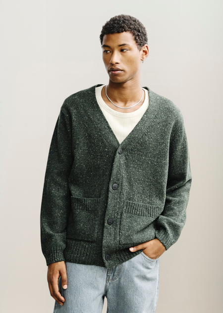 Gilet en laine mérinos | vert "knit cardigan - speckled green" - Rotholz
