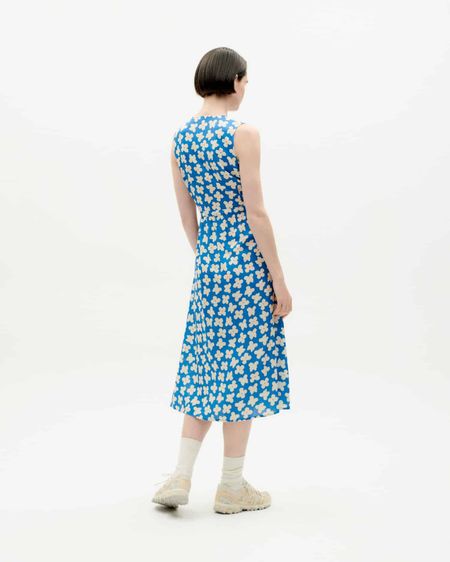 Robe midi à motifs en ecovero | bleu "small butterfly amapola dress" - Thinking Mu