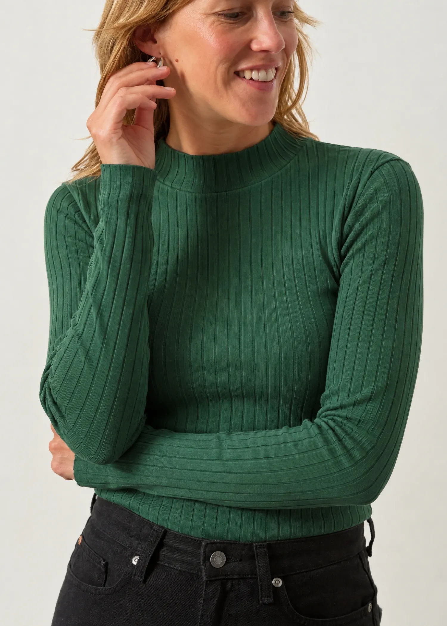 Sous-pull côtelé en coton bio | vert-foret "Elma", WeDressFair, photo 1
