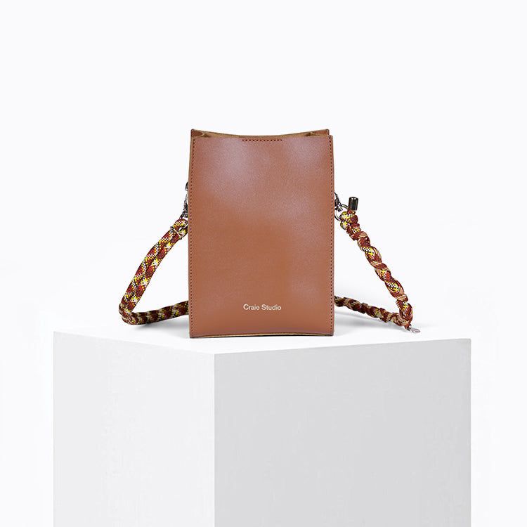 Sac à bandoulière en cuir certifié | beige "essence - tan", Craie Studio, photo 1
