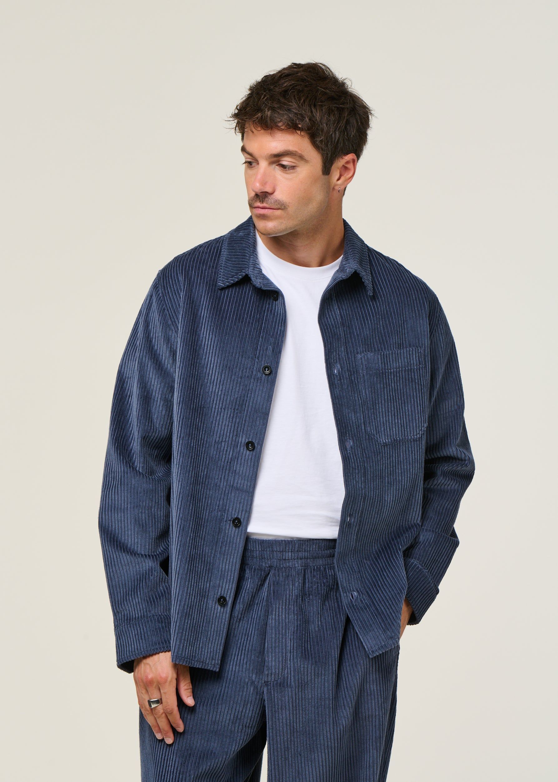 Surchemise velours en coton bio | bleu "cord casual shirt organic cotton - stone blue", Rotholz, photo 2