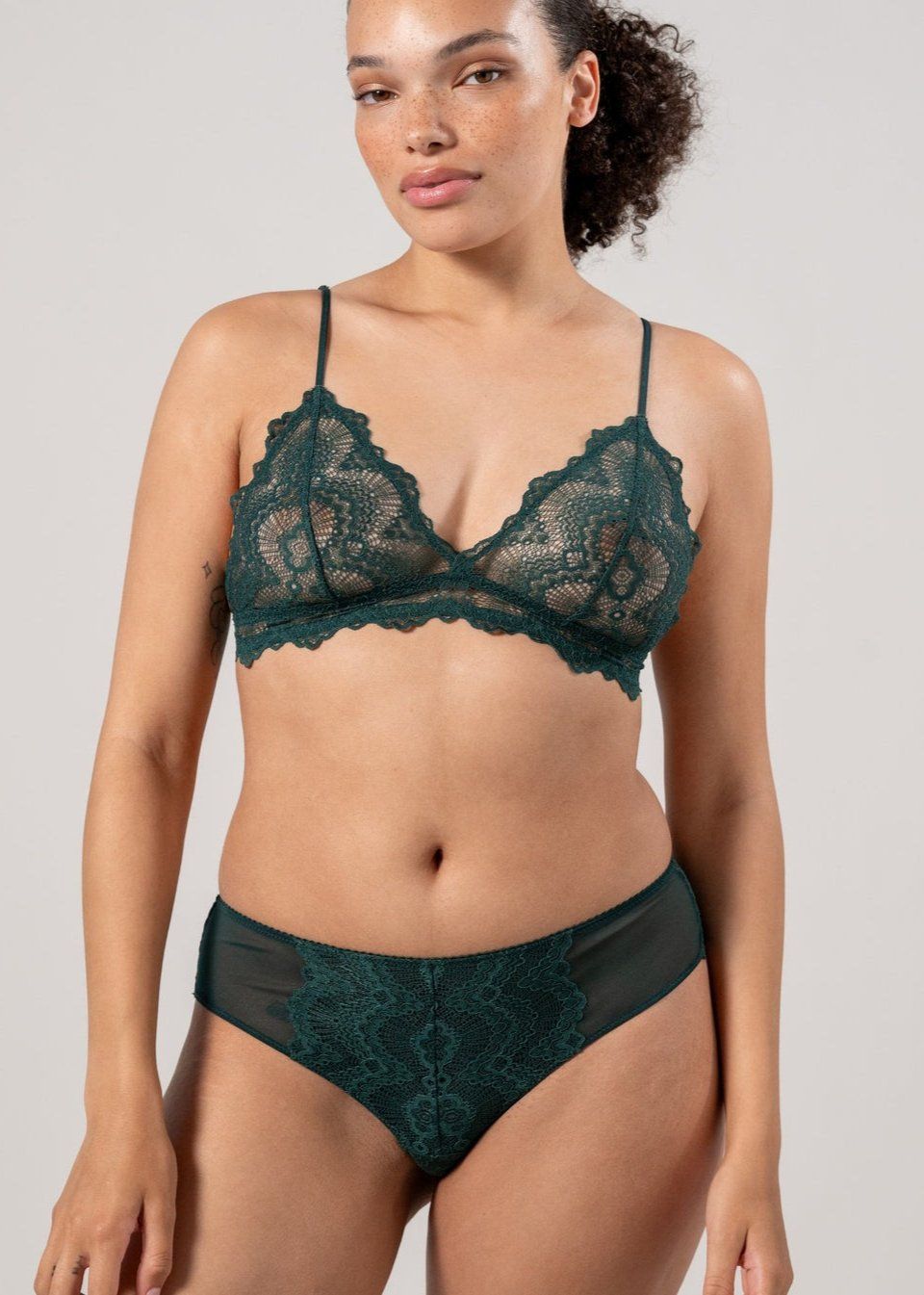 Slip aus Bio-Baumwolle | Grün "lace cheeky - pine", Understatement, Foto 3