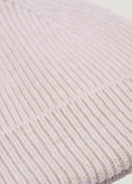 Bonnet en laine mérinos recyclée | beige "merino wool beanie - ivory white" - Colorful Standard