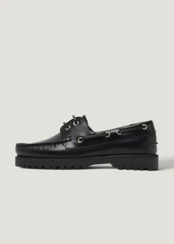 Chaussures bateau en cuir certifié | noir "ollie boat shoe - black polido leather", Garment Project