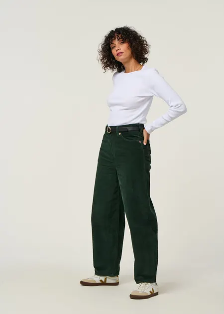 Pantalon ballon velours en coton bio | vert "leila cord - dark green cord", Kings of Indigo, photo 6