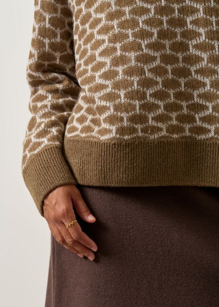 Pull en mélange de laine recyclée et bio | beige et marron "Wool multi dots knit sweater - claystone melange-oatmilk", Armedangels, photo 2