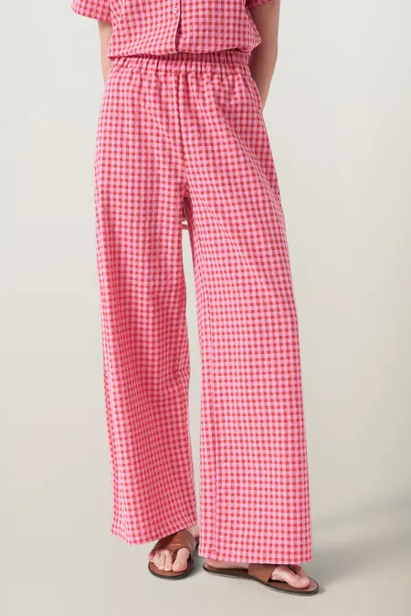 Pantalon léger en coton bio et polyester recyclé | vichy rouge rose "Crush pants - vichy red pink" - AMT Studio