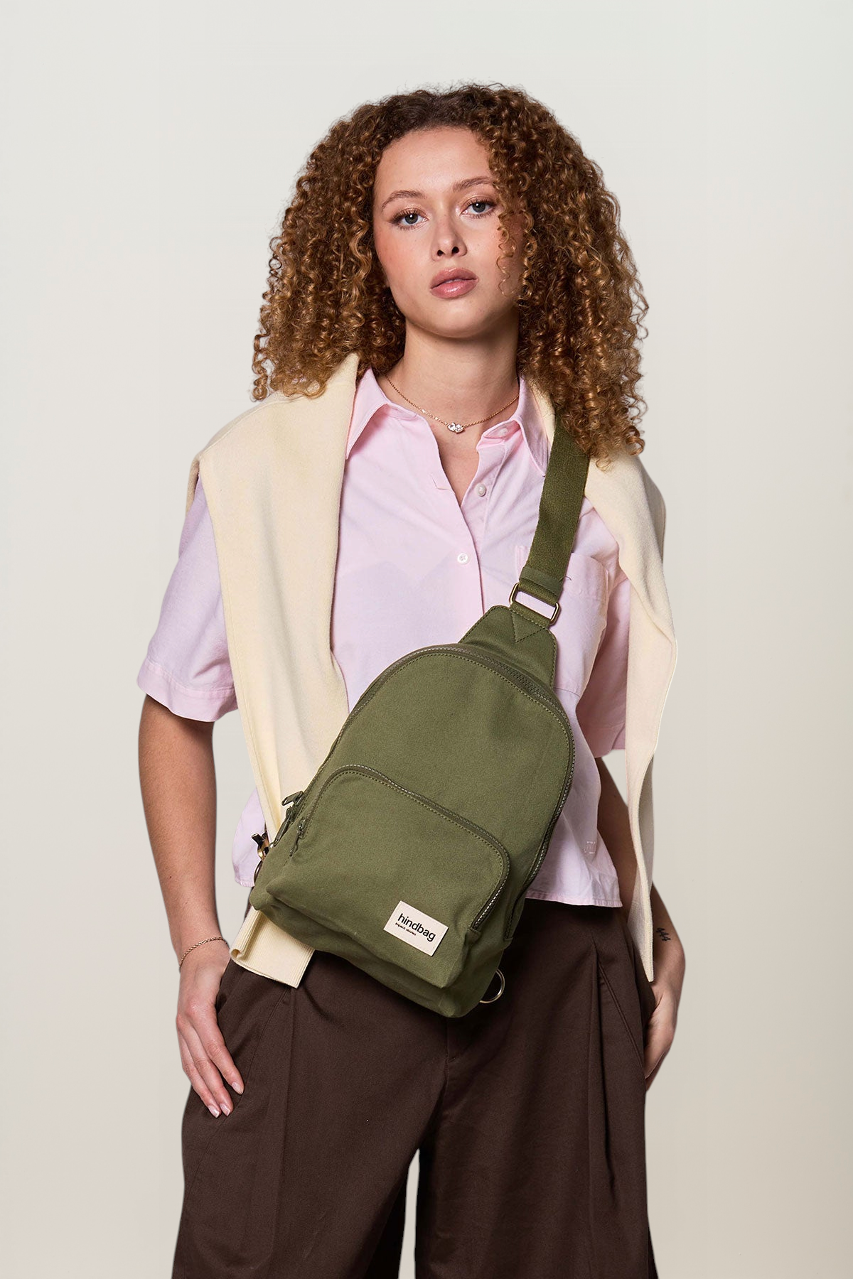 Sac bandoulière Sling bag en coton bio | olive "felix olive" - olive, Hindbag, photo 6