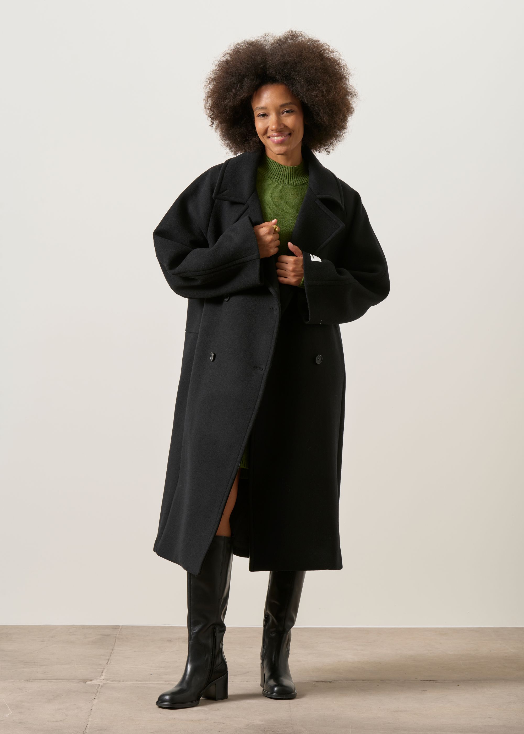 Langer Mantel aus recycelter Wolle | Schwarz "Wool double-breasted coat", Armedangels, Foto 1